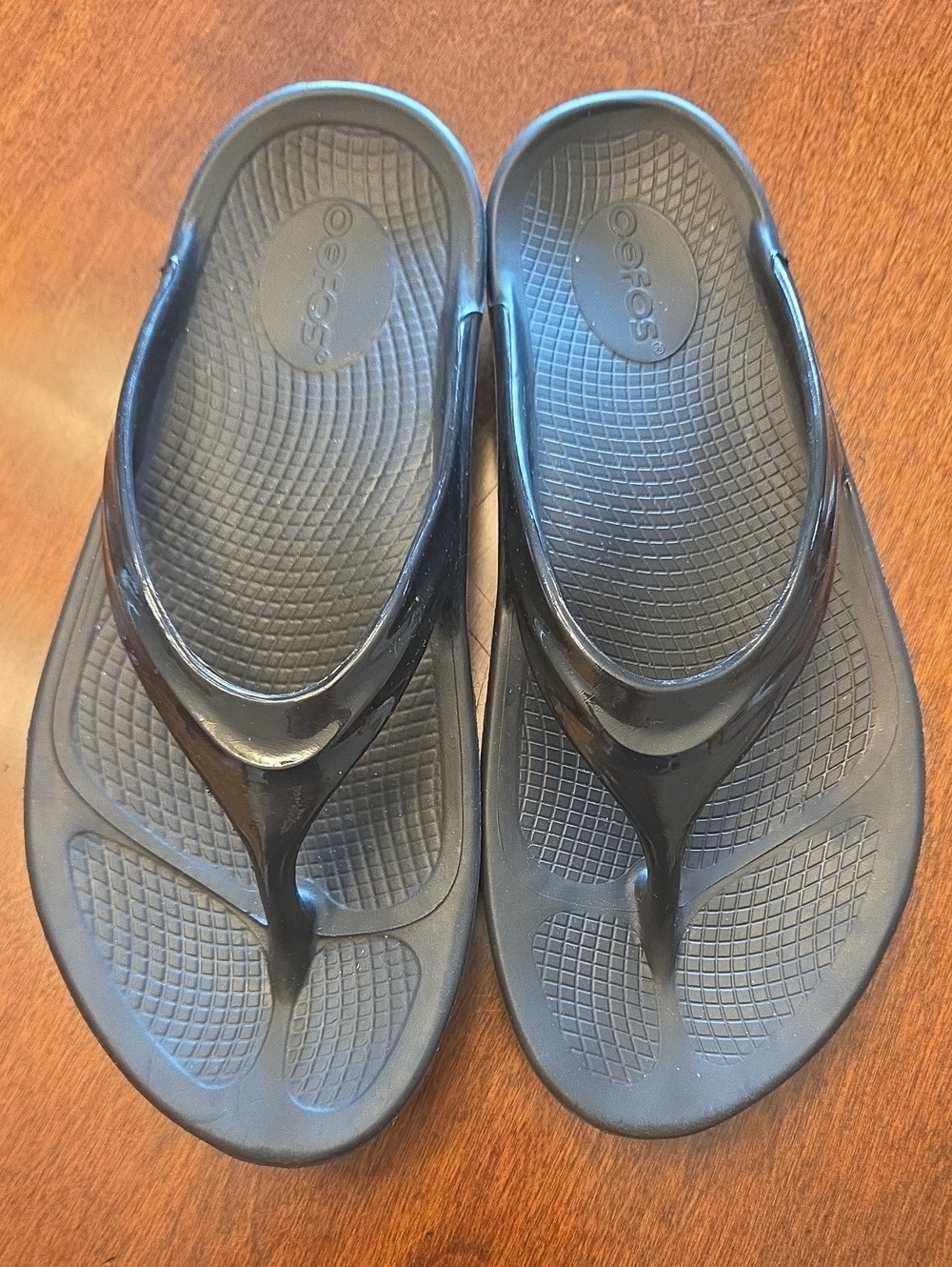 OOFOS Black Women’s SIze 7 OOlala Flip Sandals Excellent Condition